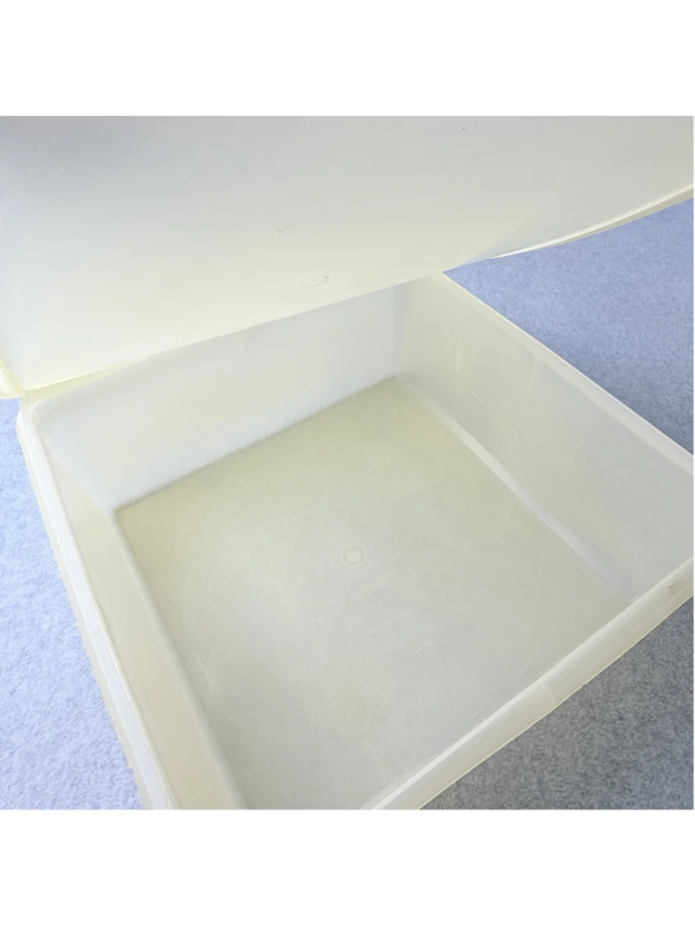 Tupperware vintage square